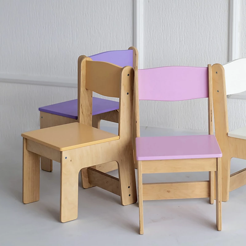 Розовый стульчик для детской из натурального дерева